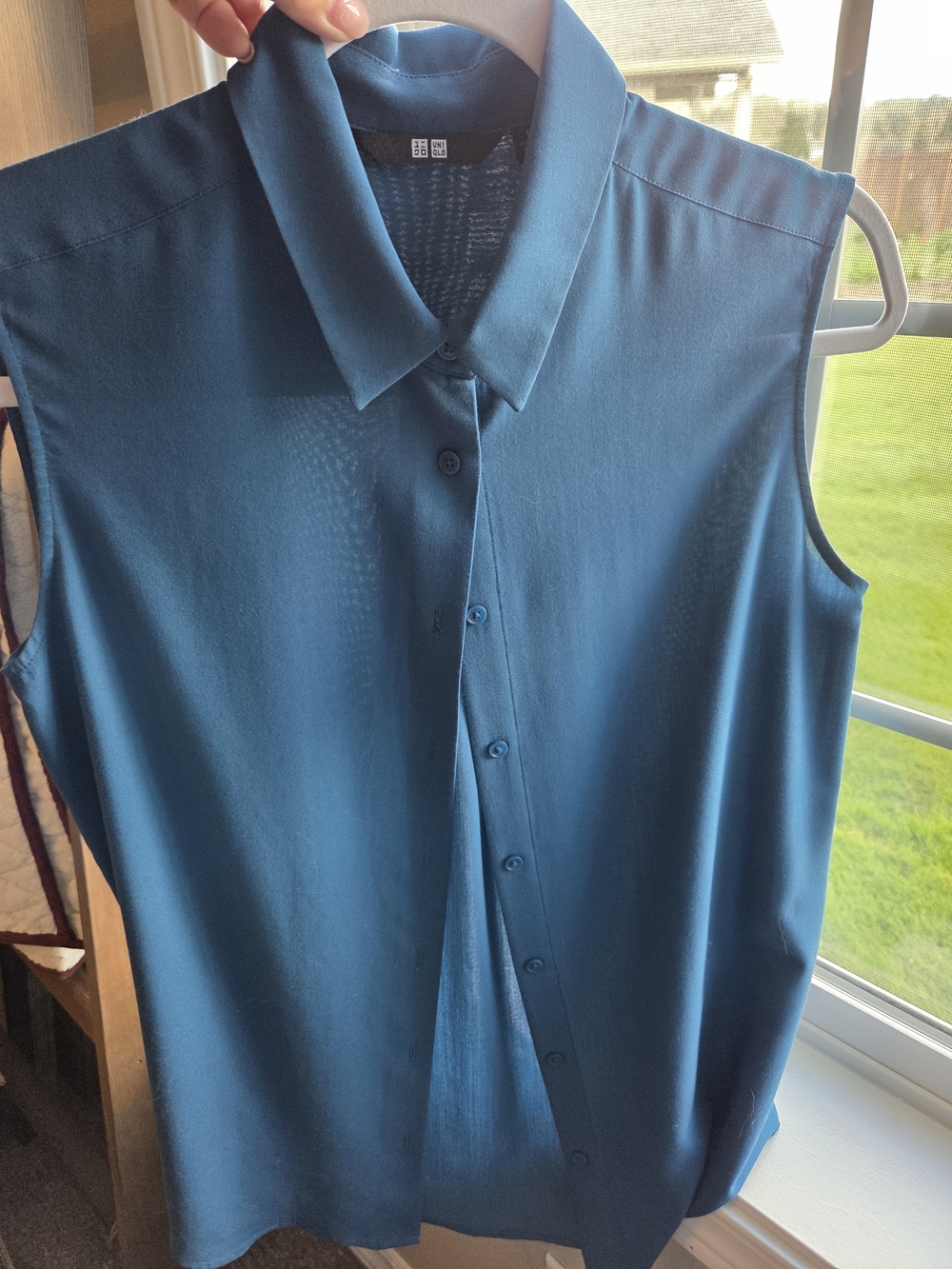 Uniqlo Teal Sleeveless Collared Button-Up Blouse